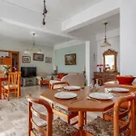 Appartement A Tinian House