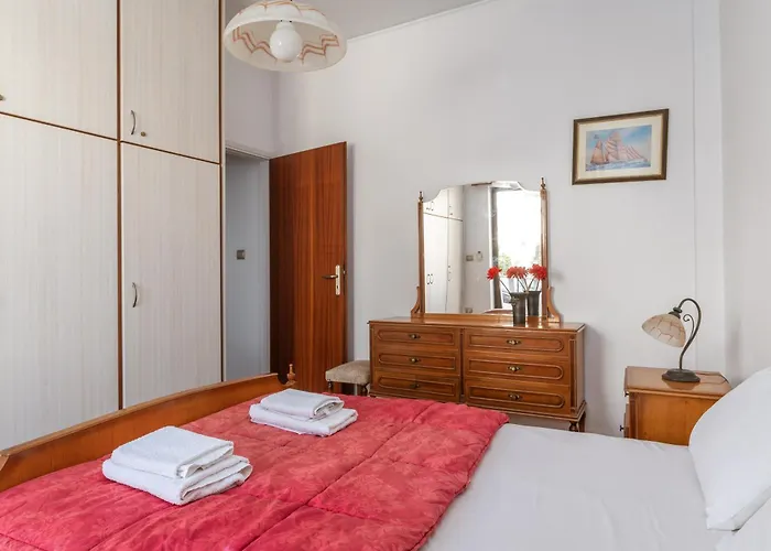 A Tinian House Apartamento Tínos