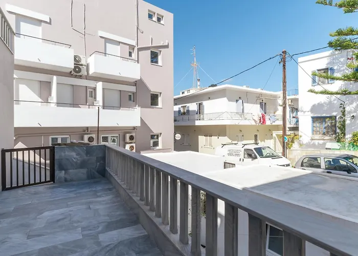 A Tinian House Apartamento Tínos