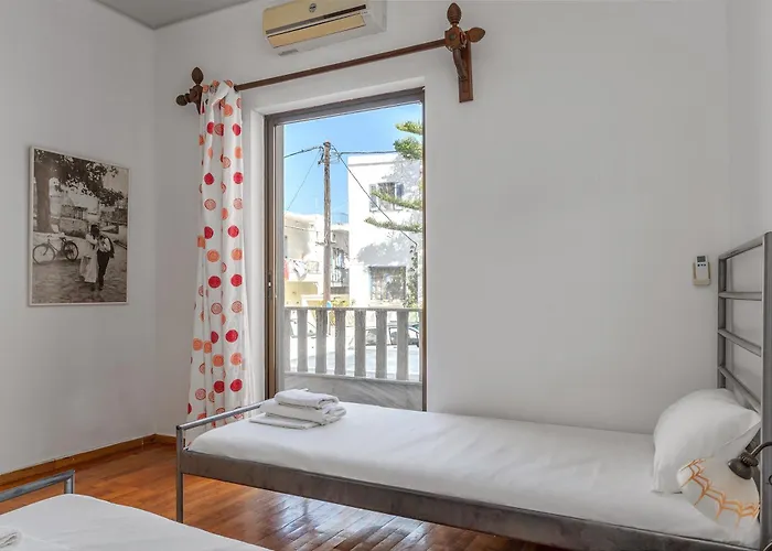 A Tinian House Tínos